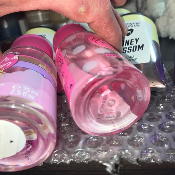 VS PINK Fresh & Clean /Sundaze Mini mists set 2.5oz each NWT - Picture 4 of 5